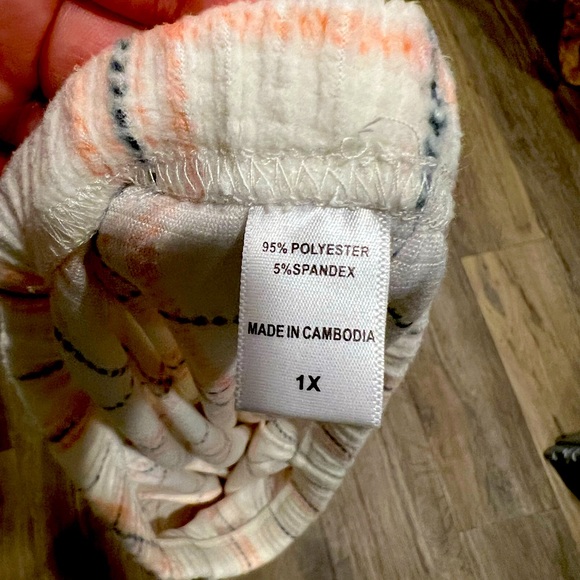 Muk Luks Plaid Warm Cozy Plaid Pajama Pants - Picture 2 of 4